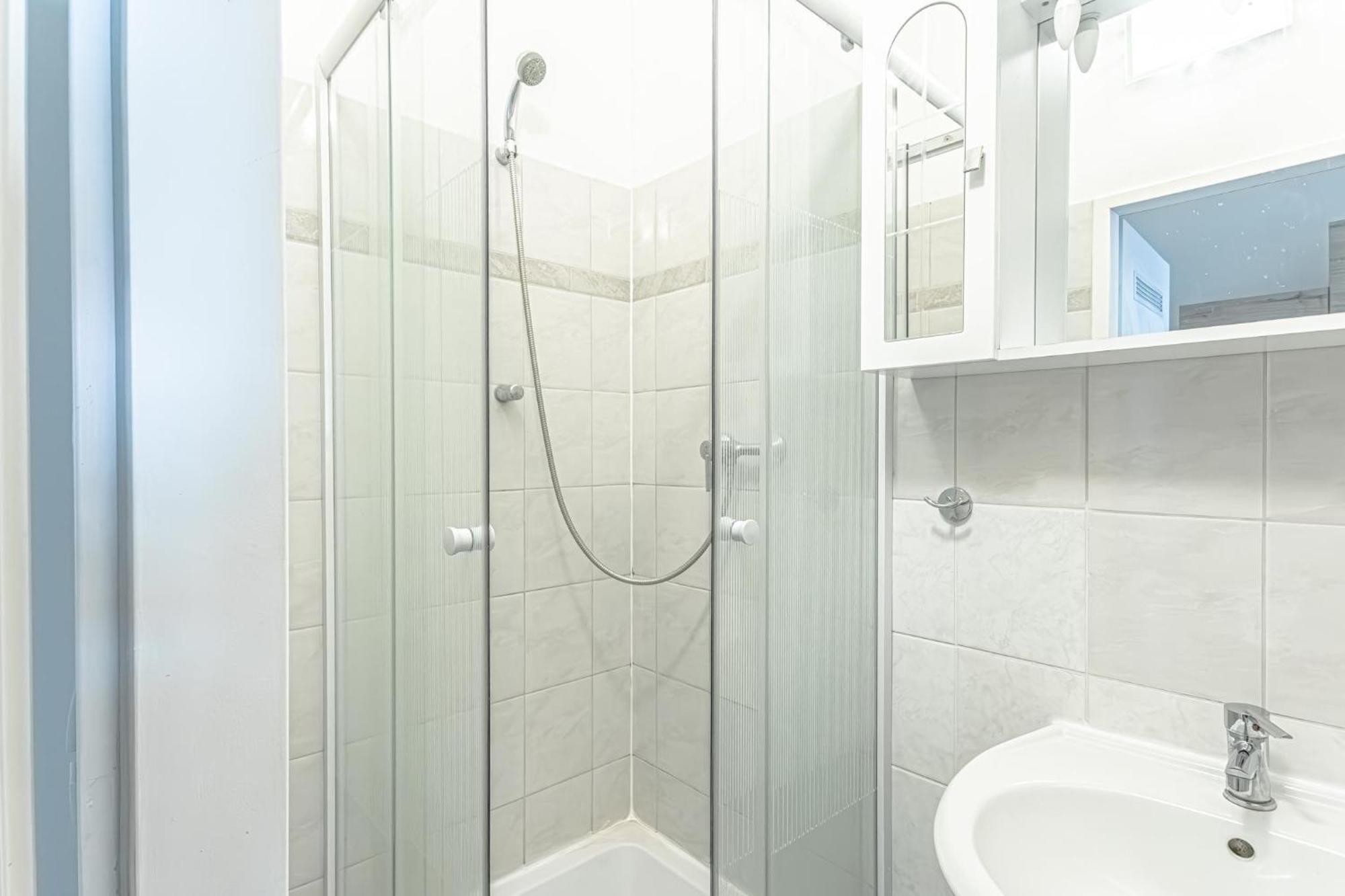Explore Vienna 2Br And 1Lr Retreat Near Westbahnhof Εξωτερικό φωτογραφία